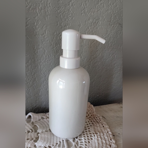 NWT! Target Room Essentials - Ceramic Soap Dispenser - 13 oz. - Picture 1 of 4